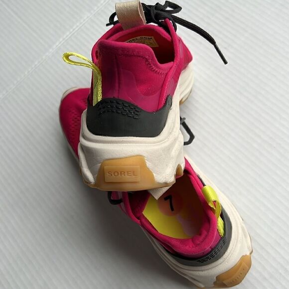 Sorel Kinetic Breakthru Day Sneakers in Pink - Picture 9 of 13